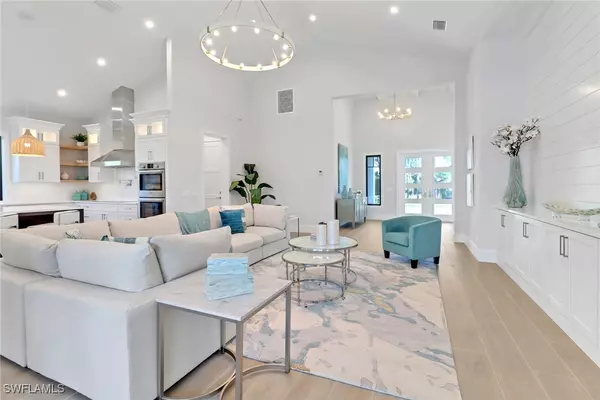 Marco Island, FL 34145,685 6th AVE