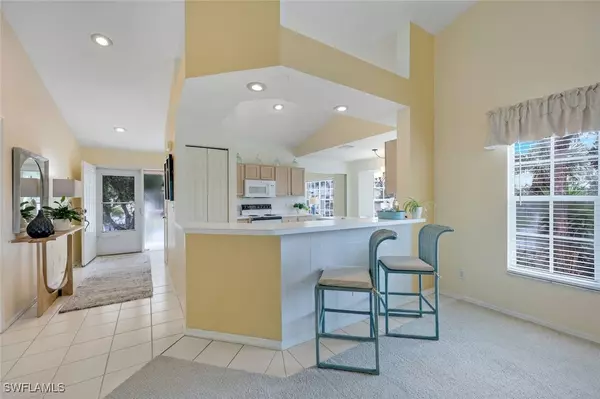 Naples, FL 34110,736 Wiggins Lake DR #201