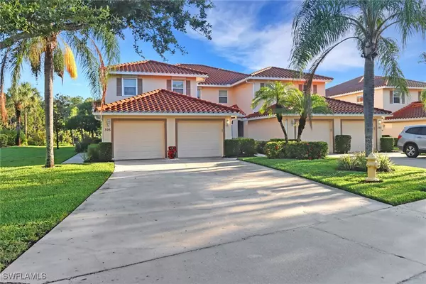 395 Robin Hood CIR #201, Naples, FL 34104