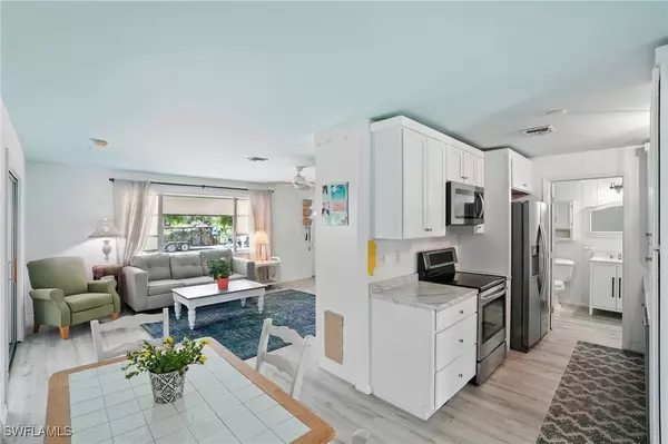 Naples, FL 34104,4011 Coconut CIR S