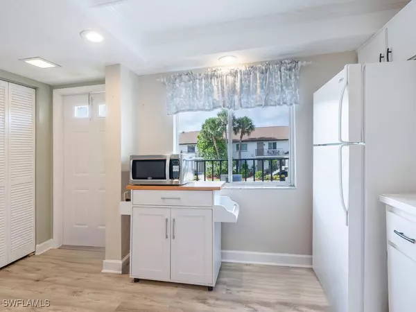 Naples, FL 34112,3603 Arctic CIR #402