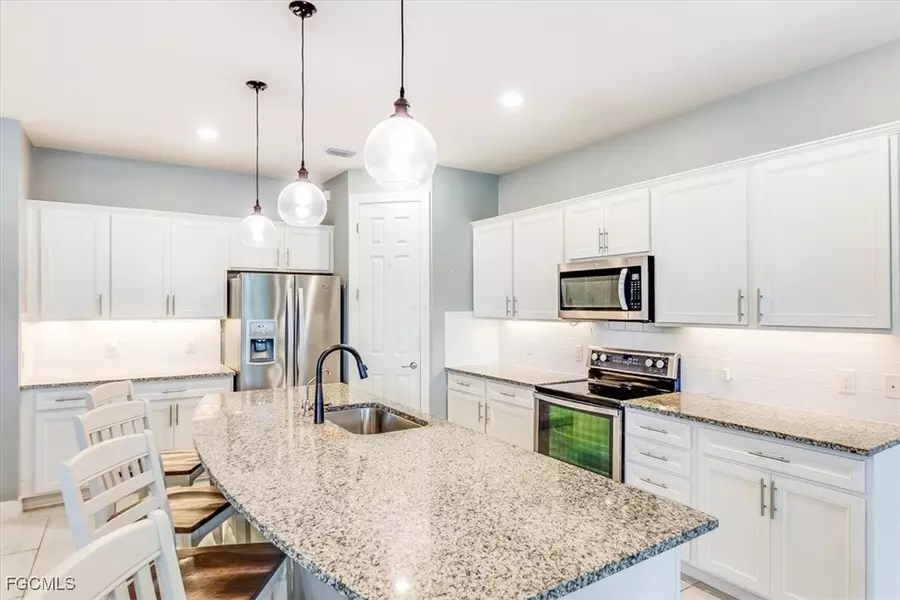 3548 E Hampton CIR, Alva, FL 33920