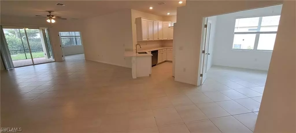 Naples, FL 34120,2092 Wellington ST