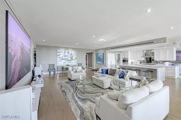 Naples, FL 34110,13915 Old Coast RD #305