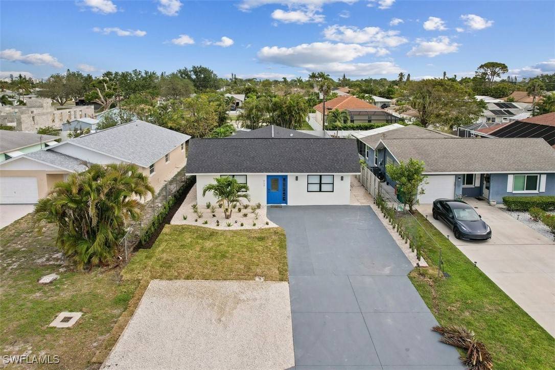 717 95th AVE N, Naples, FL 34108