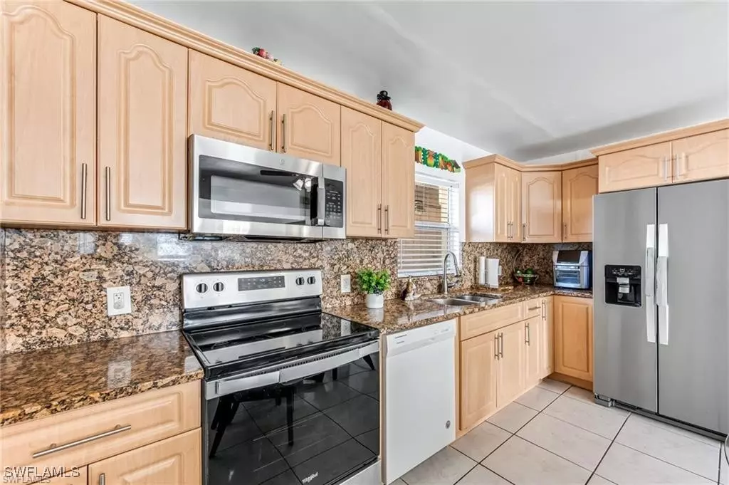 Naples, FL 34116,2200 50th ST SW
