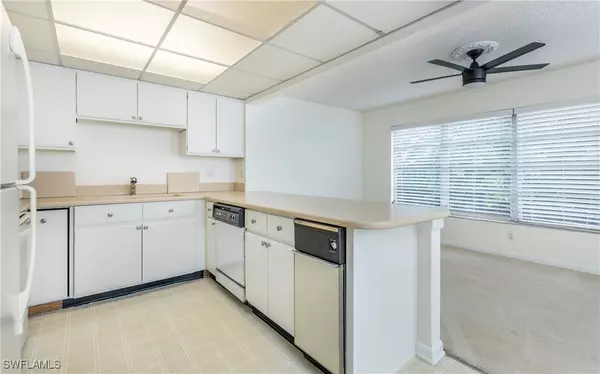 Fort Myers, FL 33919,6884 Sandtrap DR #4