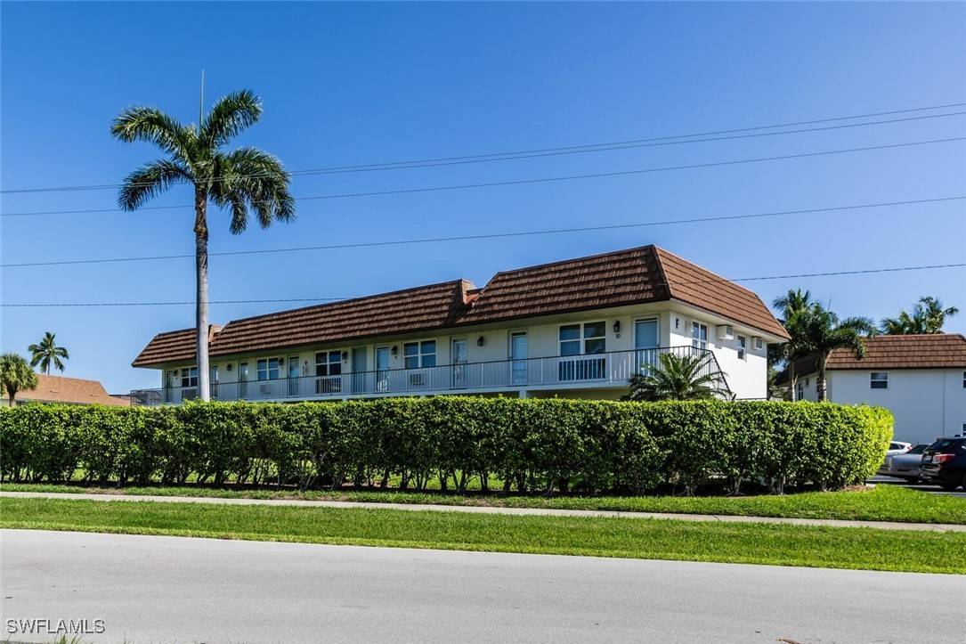 Marco Island, FL 34145,240 Collier BLVD S #F8