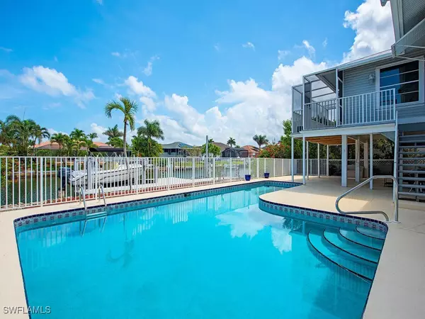 Marco Island, FL 34145,1132 Bond CT