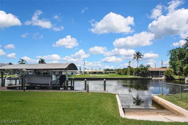 467 Stipe ST, North Fort Myers, FL 33903