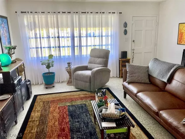 Fort Myers, FL 33901,4360 Deleon ST