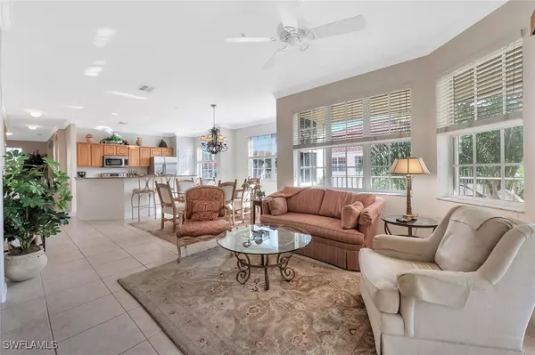 4844 Hampshire CT #201, Naples, FL 34112