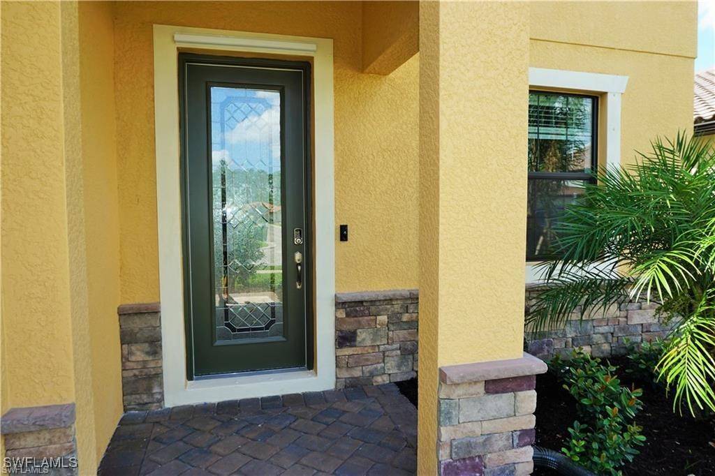 Naples, FL 34119,4232 Raffia Palm CIR