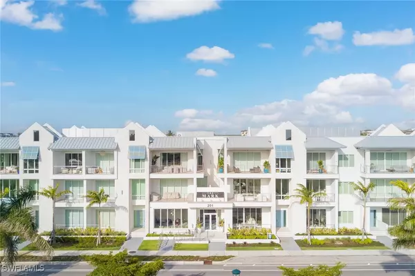 Naples, FL 34102,201 8th ST S #208