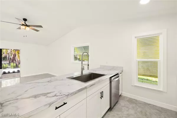 Sanibel, FL 33957,1672 Atlanta Plaza DR