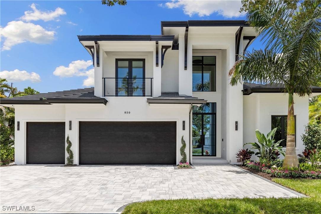 850 10th ST N, Naples, FL 34102