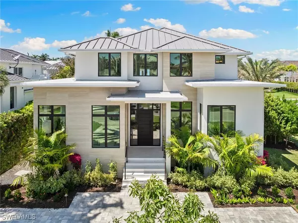 581 14th AVE S, Naples, FL 34102