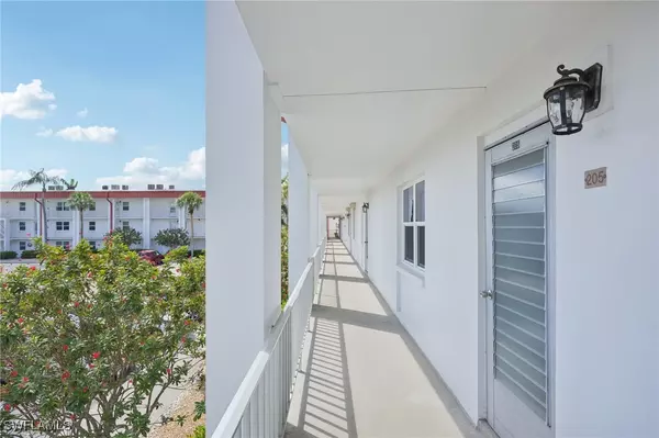 Fort Myers, FL 33907,1700 Pine Valley DR #205