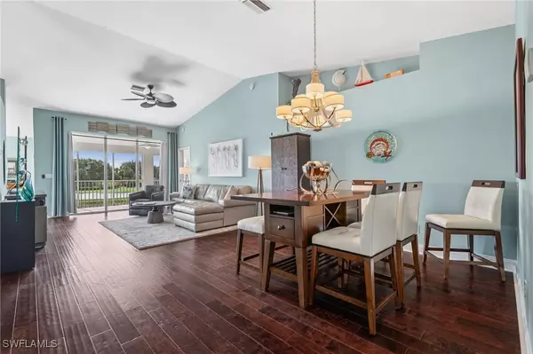 Naples, FL 34110,5912 Three Iron DR #2403