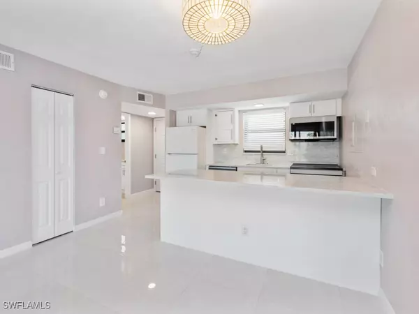 1024 Anglers CV #C208, Marco Island, FL 34145