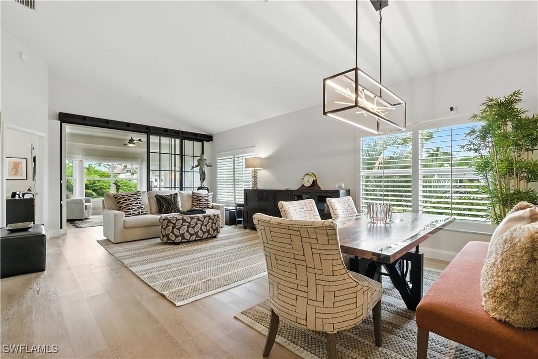 547 11th AVE S #204, Naples, FL 34102