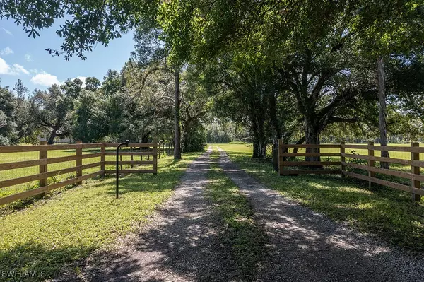 15621 Wendy LN, Fort Myers, FL 33905