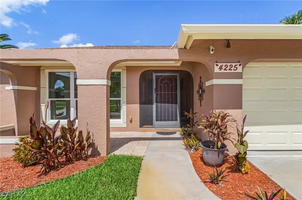 North Fort Myers, FL 33903,4225 Glasgow CT
