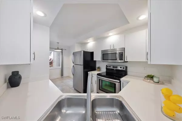 Naples, FL 34109,2810 Citrus Lake DR #U101