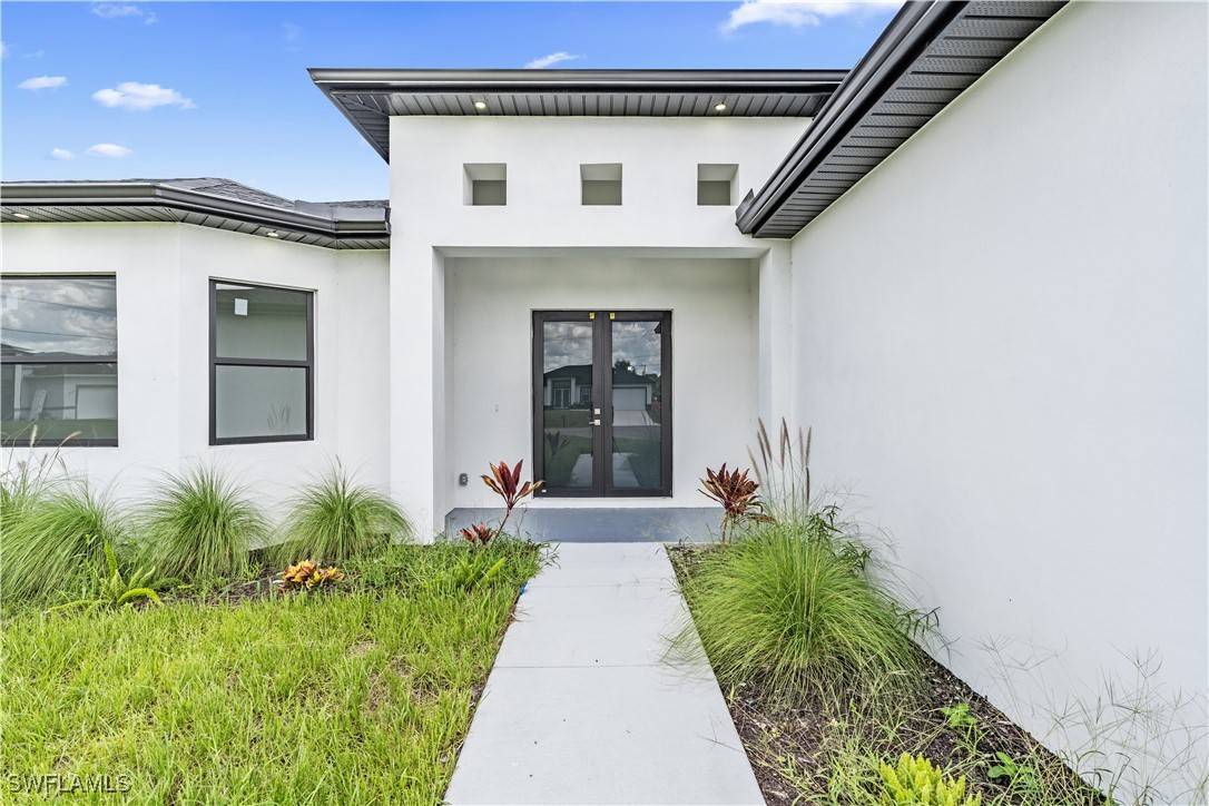 Lehigh Acres, FL 33971,2601 Karen CIR