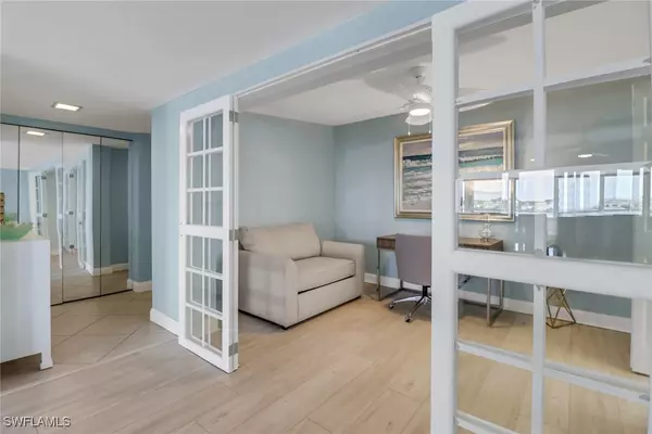 Naples, FL 34103,3420 Gulf Shore BLVD N #31