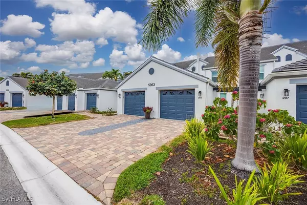 5963 Sand Wedge LN #205, Naples, FL 34110