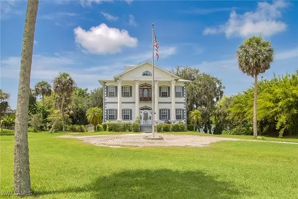 Alva, FL 33920,21810 Pearl ST