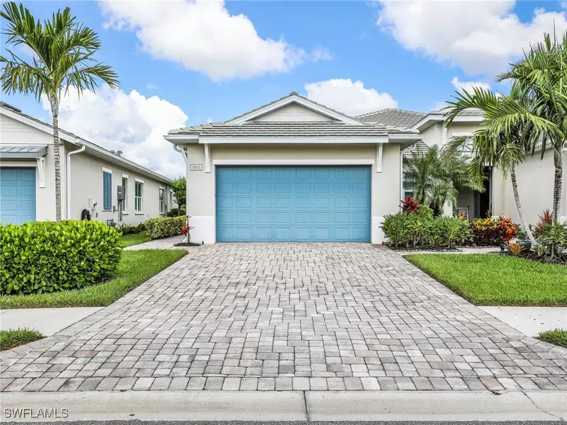 8841 Saint Lucia DR, Naples, FL 34114