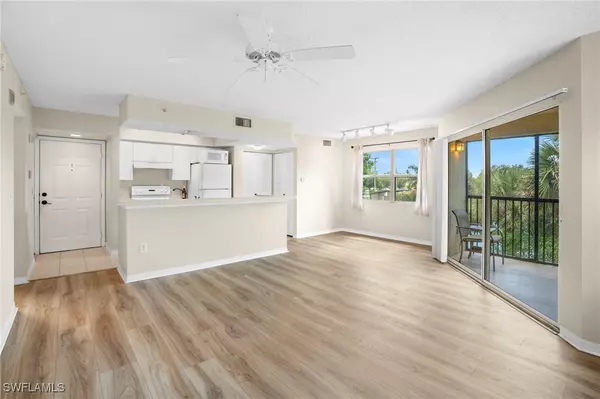Bonita Springs, FL 34135,8851 Colonnades CT W #128