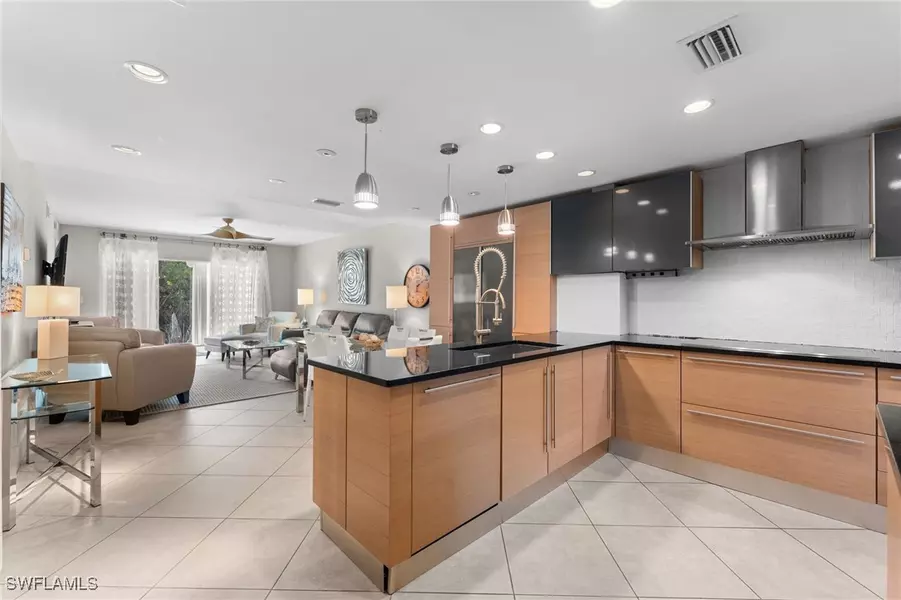 3001 Sandpiper Bay CIR #B103, Naples, FL 34112