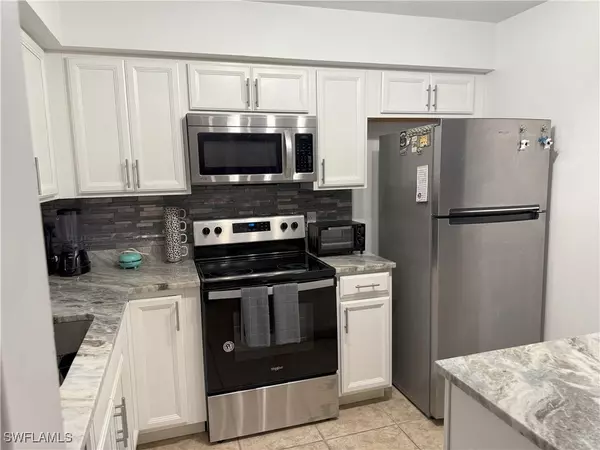 Fort Myers, FL 33919,6168 Principia DR #4