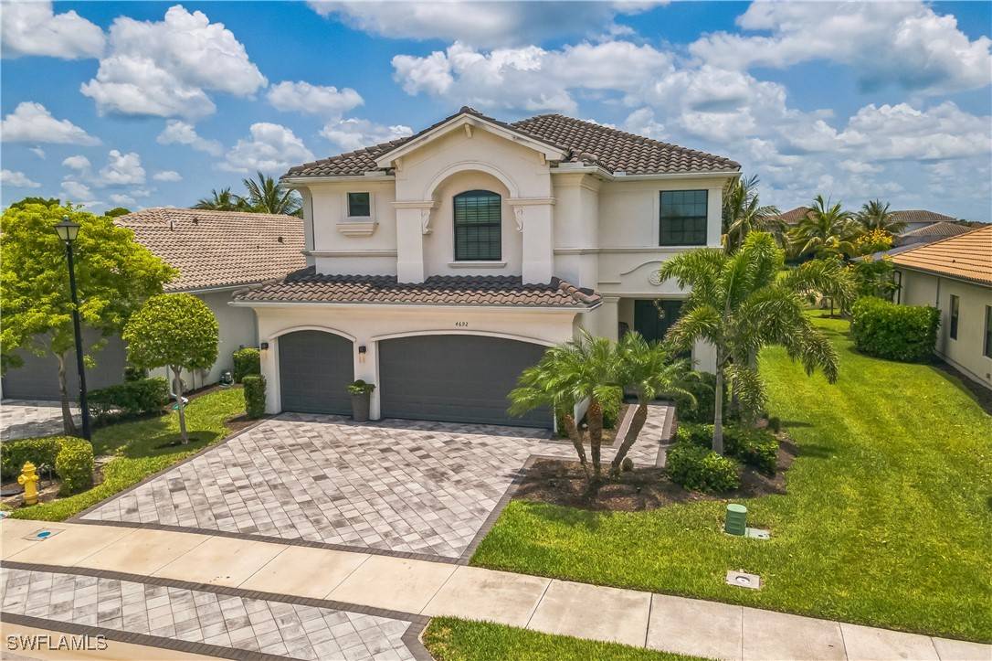 4692 Kensington CIR, Naples, FL 34119