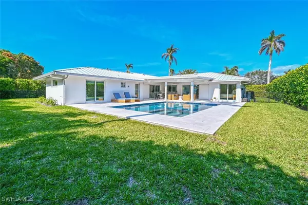 Naples, FL 34103,646 Park Shore DR