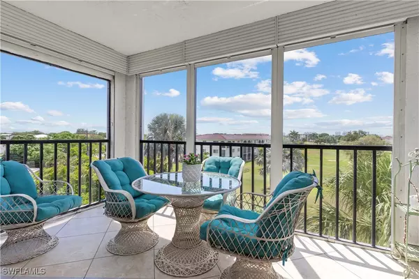 37 High Point CIR E #401, Naples, FL 34103