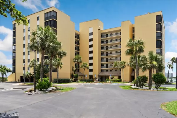 Fort Myers Beach, FL 33931,400 E Lenell #110