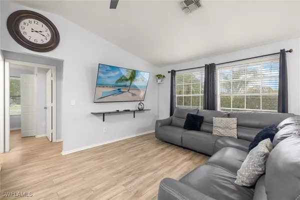 Naples, FL 34120,343 Golden Gate BLVD E