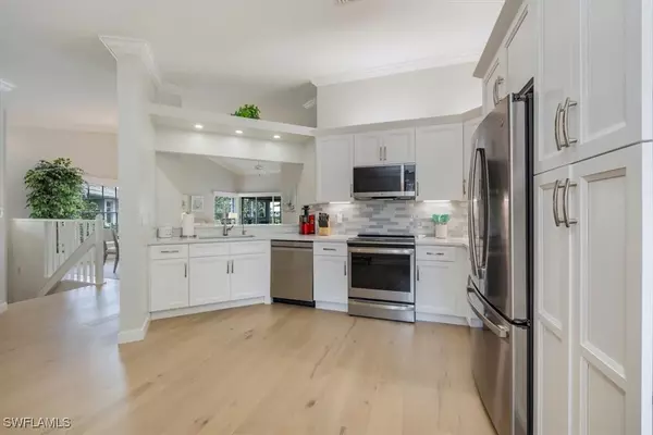 Naples, FL 34110,13040 Castle Harbour DR #T1