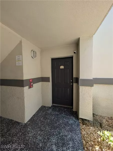 3401 Winkler AVE #111, Fort Myers, FL 33916