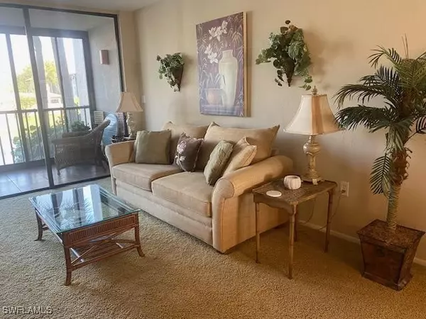 Fort Myers, FL 33919,4240 Steamboat BND #204