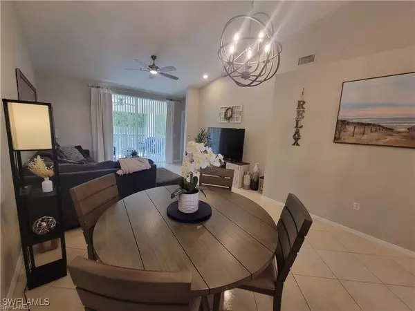 Naples, FL 34119,6655 Huntington Lakes CIR #202