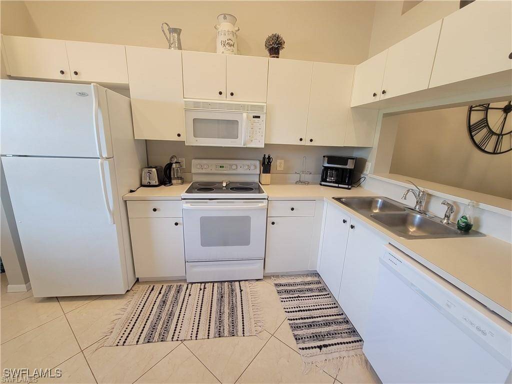 Naples, FL 34119,6655 Huntington Lakes CIR #202