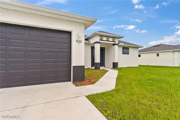 Lehigh Acres, FL 33974,933 Gleason ST