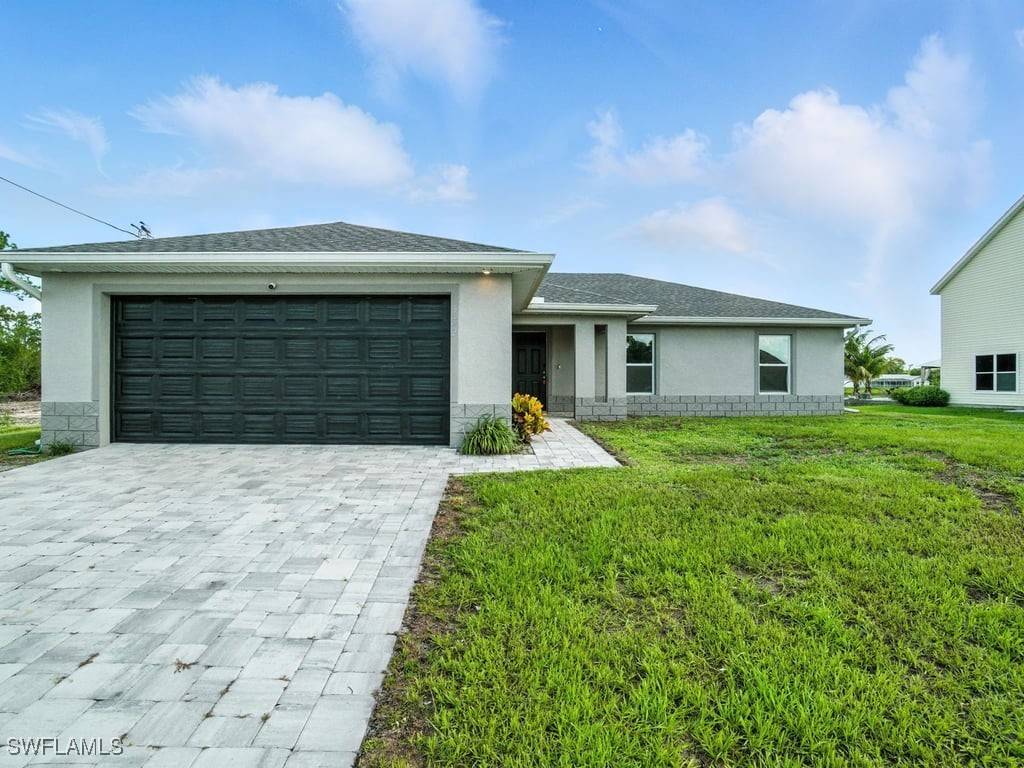 752 Chattman ST E, Lehigh Acres, FL 33974