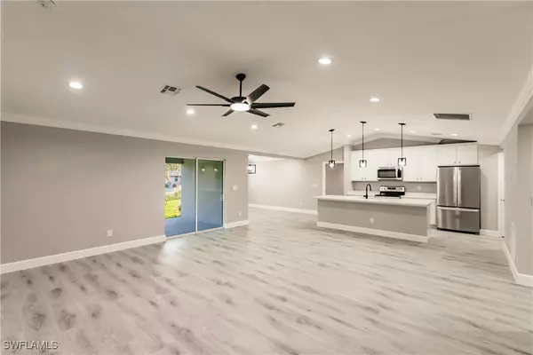 Cape Coral, FL 33990,627 SE 22nd TER