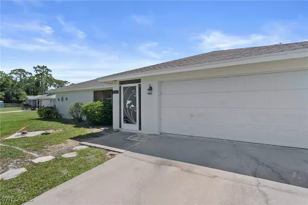Fort Myers, FL 33905,1821 Pine Wood CT